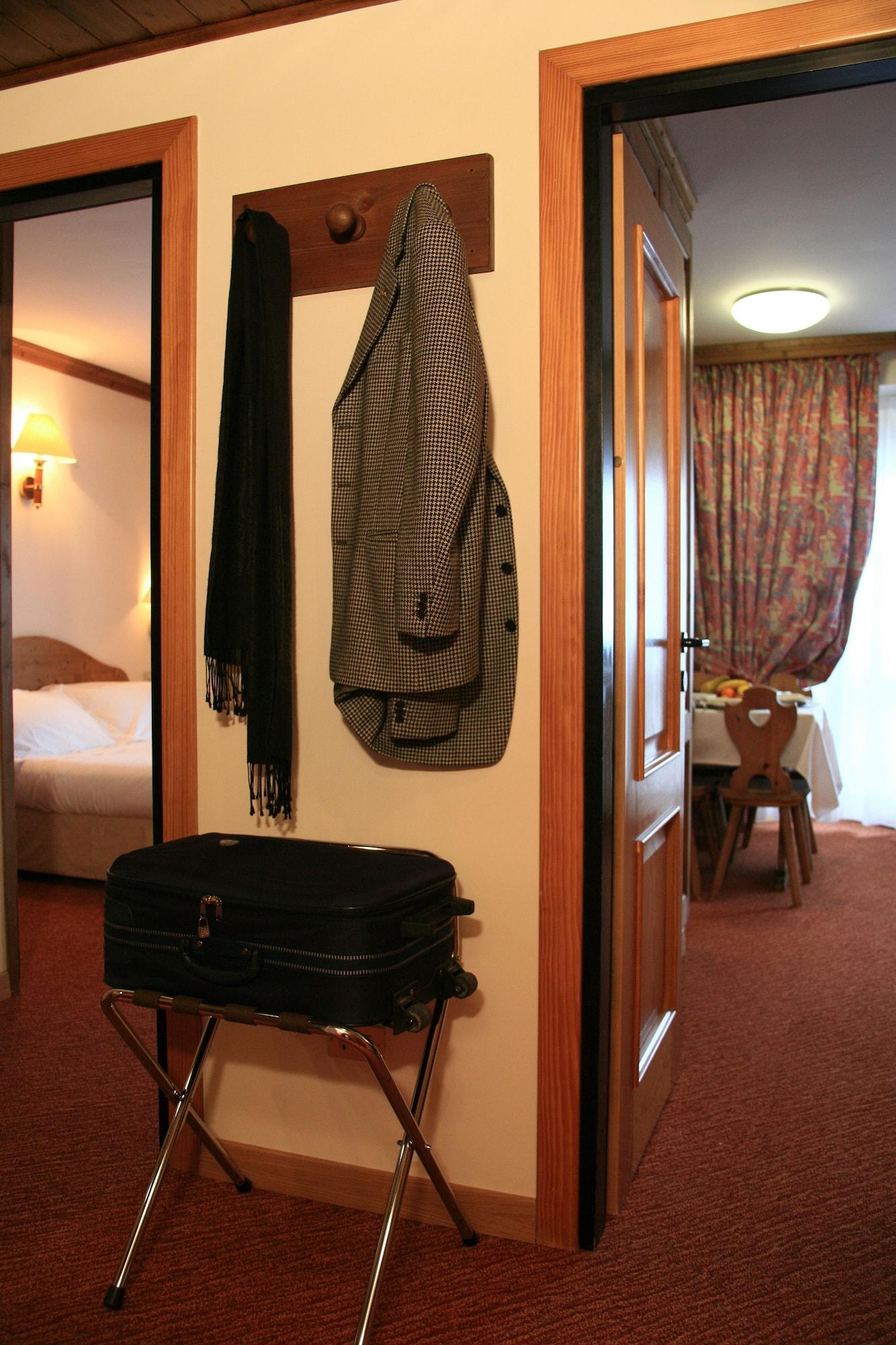 Hotel Alaska Cortina Cortina dʼAmpezzo Exterior foto