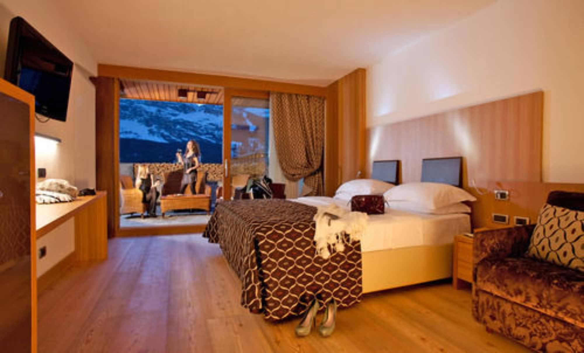 Hotel Alaska Cortina Cortina dʼAmpezzo Exterior foto