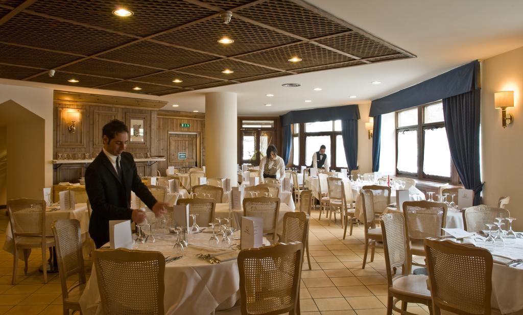 Hotel Alaska Cortina Cortina dʼAmpezzo Exterior foto