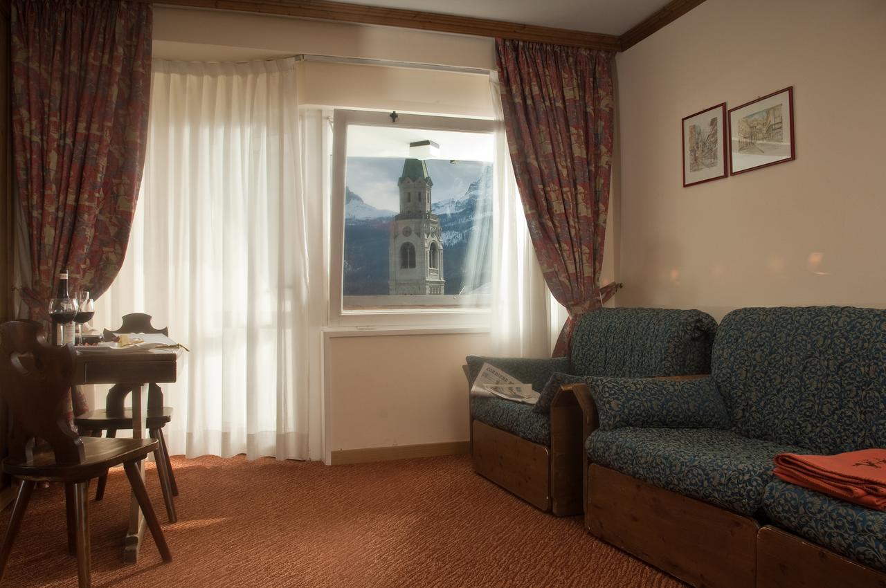 Hotel Alaska Cortina Cortina dʼAmpezzo Exterior foto