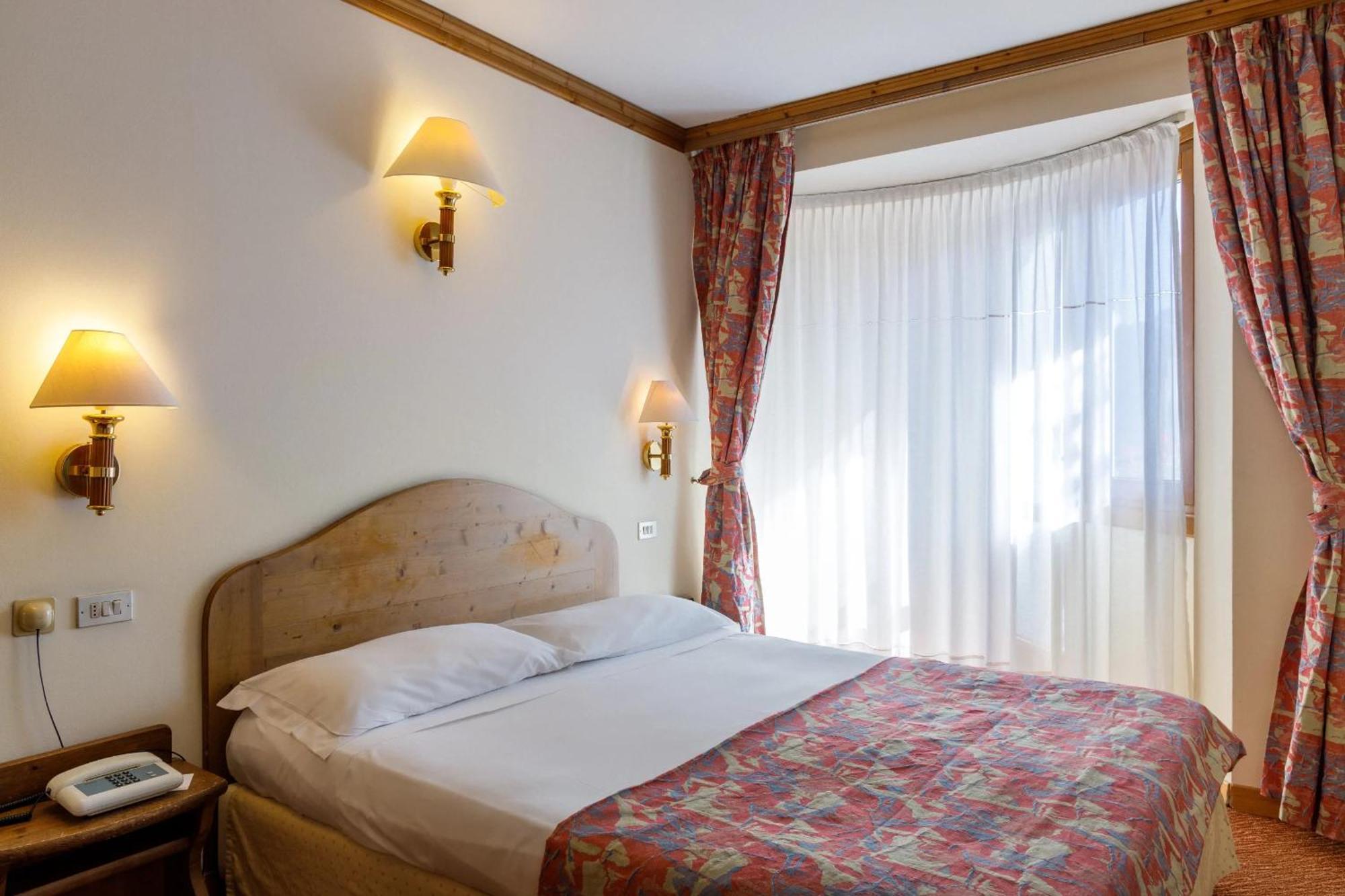 Hotel Alaska Cortina Cortina dʼAmpezzo Exterior foto