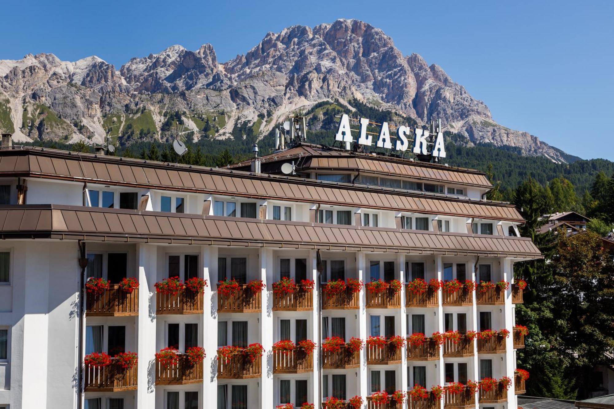 Hotel Alaska Cortina Cortina dʼAmpezzo Exterior foto
